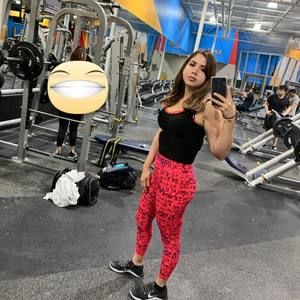 Meet your Posher, Roxy m